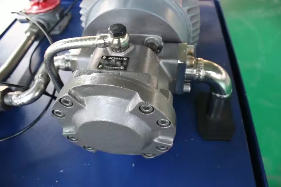 壓輥機液壓系統